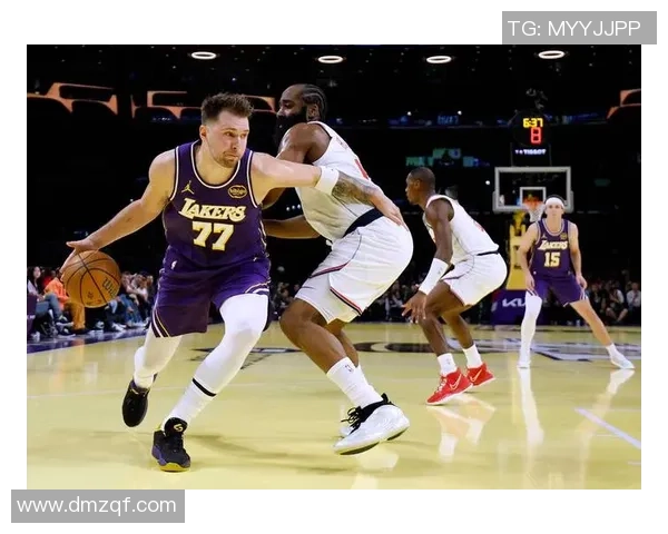 又伤一个!锋线膝盖韧带扭伤,缺战数月,快船5人首发阵型已损其3